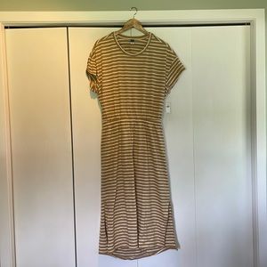 NWT. Waist-defined short-sleeved cutout-back midi dress for women. Old Navy.